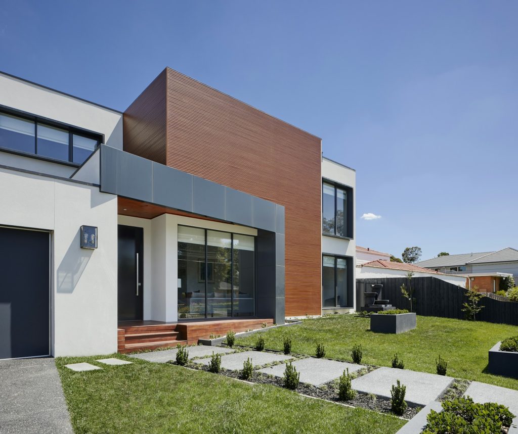 Akşam Işığında Villa Atmosferi